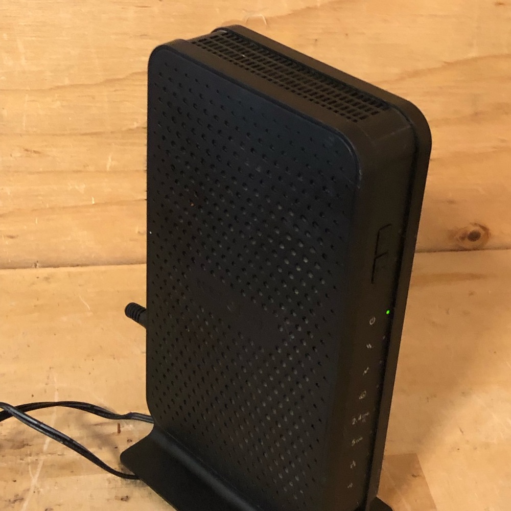 Netgear C3700V2 N600 WiFi Cable Modem Router 8x4 Download speeds - Picture 14 of 15